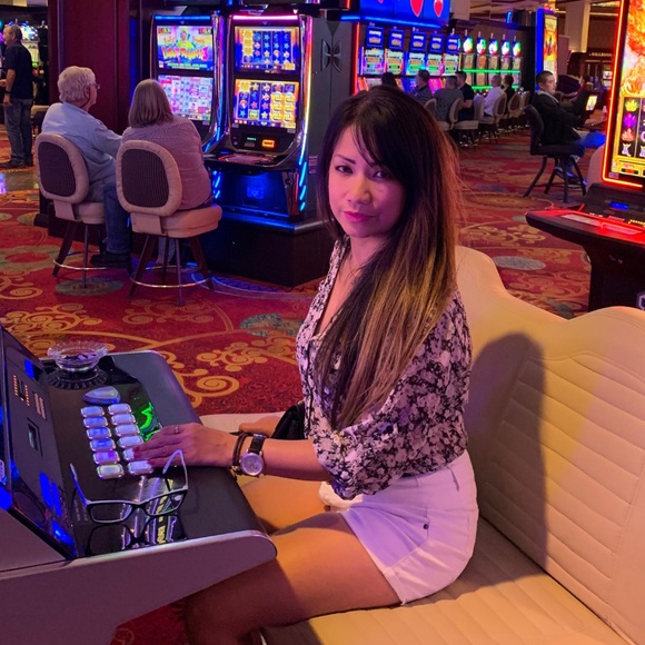 Meet your Posher... ❤️⚡️❤️👽👽🍒🍒 - Picture 10 of 17